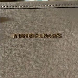 Meet your Posher, Emerald